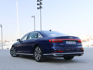2018款A8L 基本型 整体外观