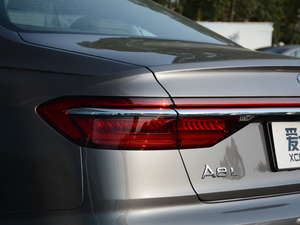 201855TFSI quattro A ^