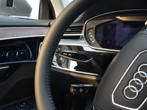 201855TFSI quattro A п؅^