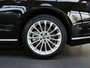 201855TFSI quattro ӢͶŰ ݆Ȧ