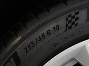 201855TFSI quattro ӢͶŰ ݆̥ߴ