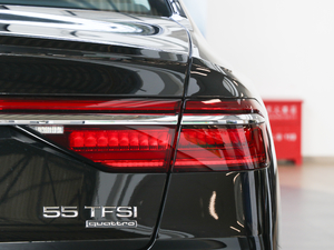 201855TFSI quattro ӢͶŰ β