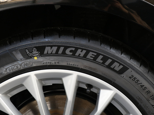 201855TFSI quattro ӢͶŰ ݆̥Ʒ