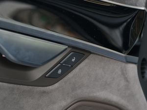 201855TFSI quattro ӢͶŰ g