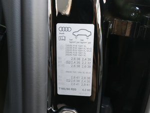 201855TFSI quattro ӢͶŰ g