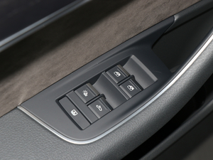 201855TFSI quattro ӢͶŰ g