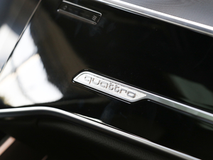 201855TFSI quattro ӢͶŰ g