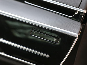 201855TFSI quattro ӢͶŰ g