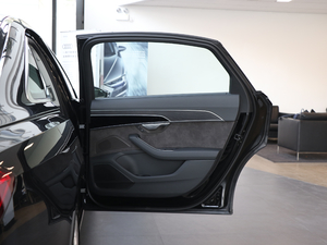 201855TFSI quattro ӢͶŰ g