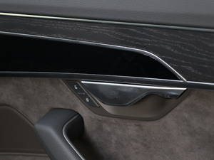 201855TFSI quattro ӢͶŰ g