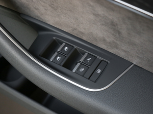 201855TFSI quattro ӢͶŰ g