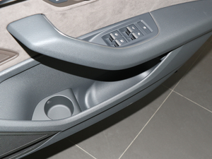 201855TFSI quattro ӢͶŰ g