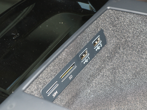 201855TFSI quattro ӢͶŰ g