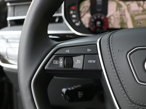 201855TFSI quattro ӢͶŰ п؅^