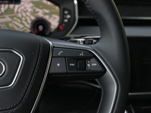 201855TFSI quattro ӢͶŰ п؅^