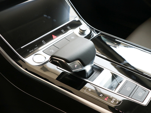 201855TFSI quattro ӢͶŰ QU