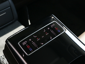 201855TFSI quattro ӢͶŰ п؅^(q)