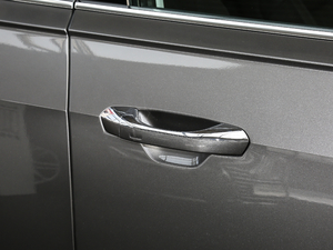 201855TFSI quattro ͶŰ ^