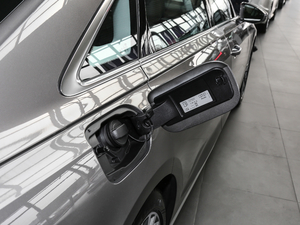 201855TFSI quattro ͶŰ w