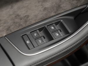 201855TFSI quattro ͶŰ g