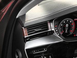 201855TFSI quattro ͶŰ g