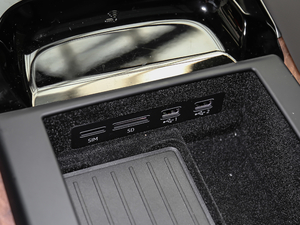 201855TFSI quattro ͶŰ g