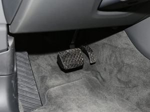 201855TFSI quattro ͶŰ g