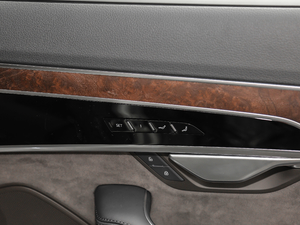 201855TFSI quattro ͶŰ g