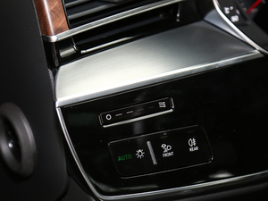 201855TFSI quattro ͶŰ g