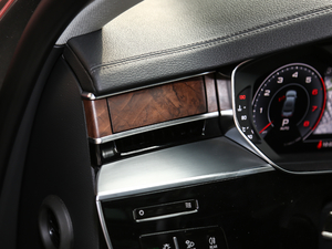 201855TFSI quattro ͶŰ g