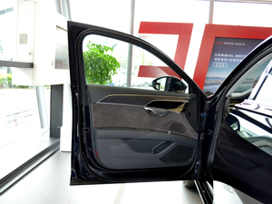 201855TFSI quattro ӢͶŰ {λ܇T