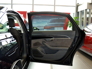 201855TFSI quattro ӢͶŰ g