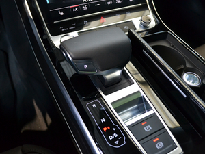 201855TFSI quattro ӢͶŰ QU