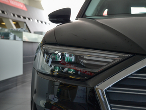 201855TFSI quattro ͶŰ ^