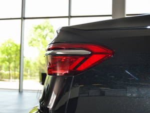 201855TFSI quattro ͶŰ ^