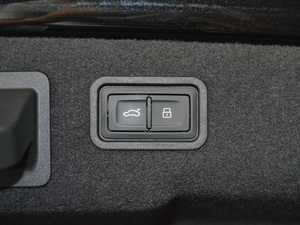 201855TFSI quattro ͶŰ g