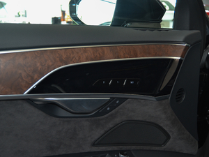 201855TFSI quattro ͶŰ g