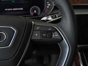 201855TFSI quattro ͶŰ п؅^