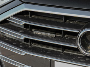 201855TFSI quattro F ^