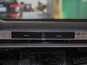 201855TFSI quattro F {(dio)L(fng)