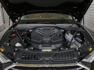 2018款55TFSI quattro 尊贵型 发动机