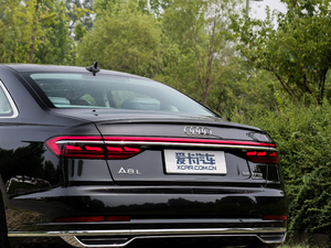 2018款55TFSI quattro 尊贵型 整体外观
