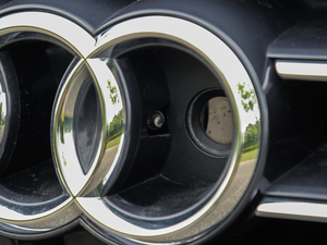 201855TFSI quattro F (x)(ji)^