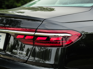 201855TFSI quattro F ^