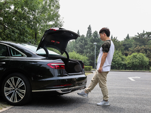 201855TFSI quattro F (x)(ji)^