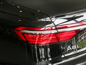 201855TFSI quattro A ^