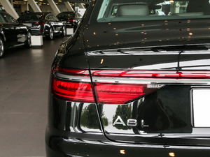 201855TFSI quattro A ^