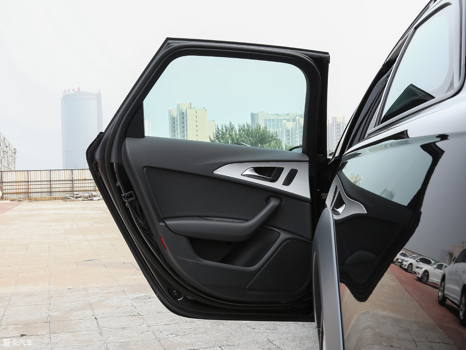 2018��W��A6 ���а� quattro