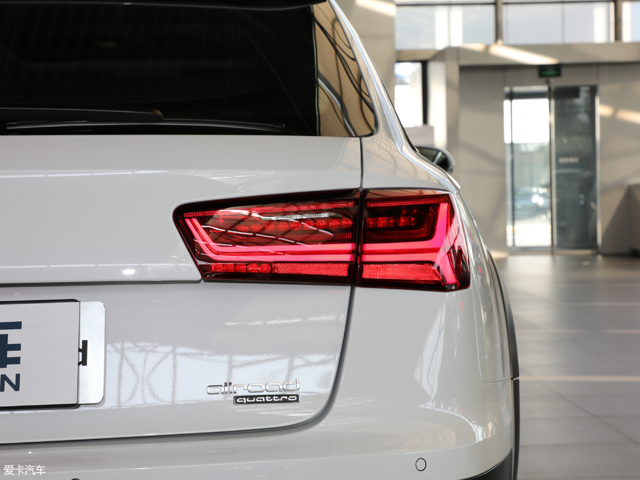 2018��W��A6 ���а� quattro