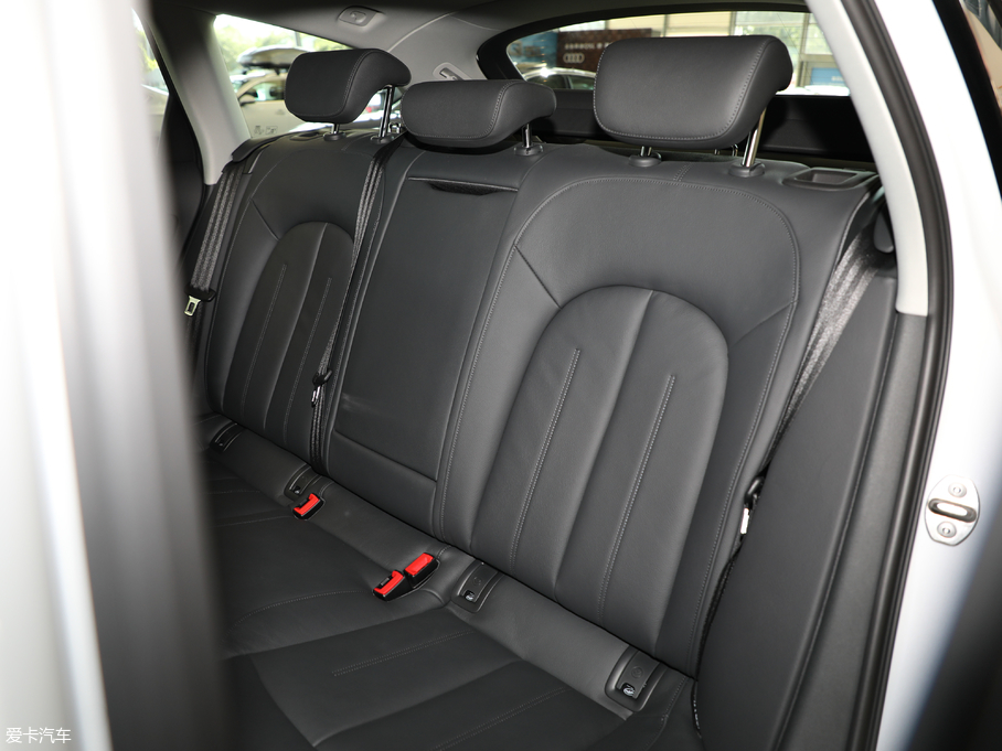 2018��W��A6 ���а� quattro